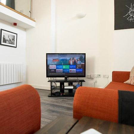 Stunning Mezzanine Apartment Near City Centre Кардіфф Екстер'єр фото