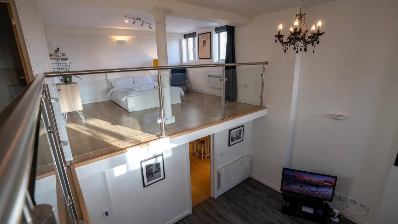 Stunning Mezzanine Apartment Near City Centre Кардіфф Екстер'єр фото