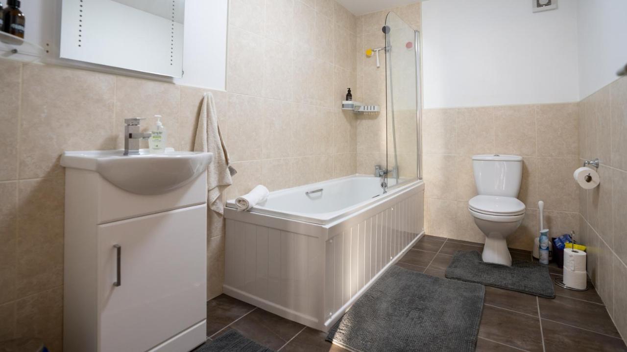 Stunning Mezzanine Apartment Near City Centre Кардіфф Екстер'єр фото